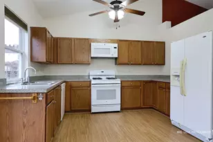 444 E Camden Ln, Round Lake Beach, IL 60073 - Photo 7