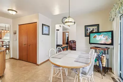 842 Deep Woods Court, Grayslake, IL 60030 - Photo 15