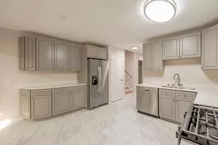 7104 Blackburn Ave, Downers Grove, IL 60516 - Photo 5