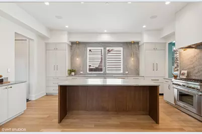 146 Sterling Lane, Wilmette, IL 60091 - Photo 3