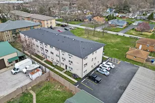 7102 W 107th St, Worth, IL 60482 - Photo 3