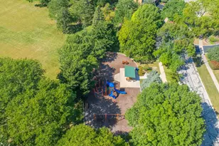 825 Biltmore Ct, Naperville, IL 60563 - Photo 35