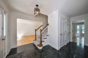 825 Biltmore Ct, Naperville, IL 60563 - Photo 3