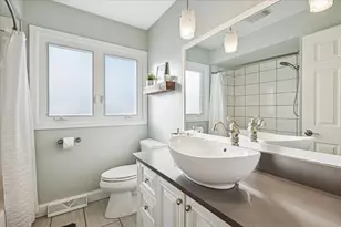 430 Valley View Dr, Downers Grove, IL 60516 - Photo 11