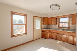 2228 High Ridge Pkwy, Hillside, IL 60162 - Photo 3