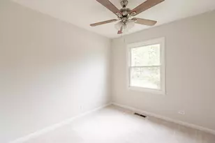 3012 Scenicwood Ln, Woodridge, IL 60517 - Photo 7