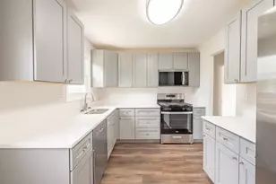 3012 Scenicwood Ln, Woodridge, IL 60517 - Photo 5