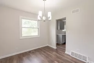 3012 Scenicwood Ln, Woodridge, IL 60517 - Photo 3