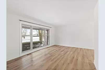 2643 N Prindle Avenue, Arlington Heights, IL 60004 - Photo 3