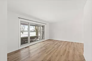 2643 N Prindle Ave, Arlington Heights, IL 60004 - Photo 3