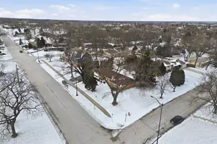 8440 W 91st St, Hickory Hills, IL 60457 - Photo 3