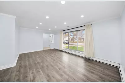 392 Greenbay Avenue, Calumet City, IL 60409 - Photo 5