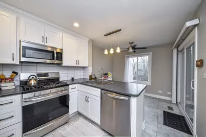 95 Midhurst Court #101B, Naperville, IL 60565 - Photo 3