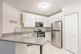 630 N State St, Chicago, IL 60654 - Photo 7