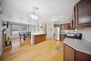 2901 Wall Ave, Waukegan, IL 60087 - Photo 7