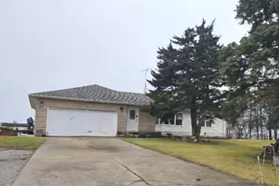 17954 E 10500N Rd, Grant Park, IL 60940 - Photo 3