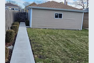 10047 S Calumet Avenue, Chicago, IL 60628 - Photo 29