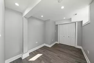 10047 S Calumet Ave, Chicago, IL 60628 - Photo 9