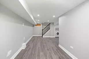 10047 S Calumet Ave, Chicago, IL 60628 - Photo 9