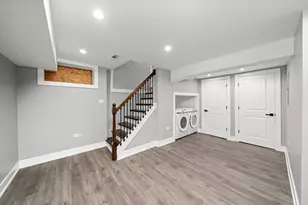 10047 S Calumet Ave, Chicago, IL 60628 - Photo 11