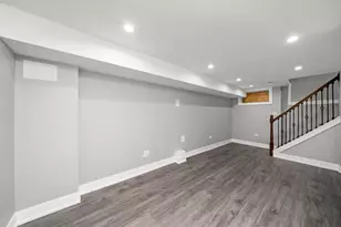 10047 S Calumet Ave, Chicago, IL 60628 - Photo 7