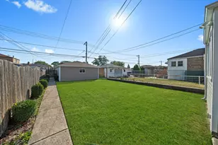 10047 S Calumet Ave, Chicago, IL 60628 - Photo 3