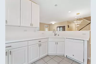 60 Tanglewood Drive #60, Glen Ellyn, IL 60137 - Photo 3