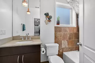 1057 N Marshfield Ave, Chicago, IL 60622 - Photo 19