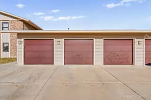 5815 Wilshire Ct, Hanover Park, IL 60133 - Photo 27
