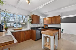 714 E Eisenhower Ave, Palatine, IL 60074 - Photo 11