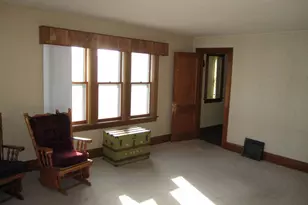 1107 S Main St, Belvidere, IL 61008 - Photo 3