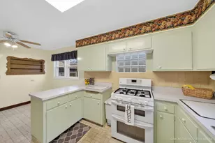 2921 W Gregory St, Chicago, IL 60625 - Photo 11