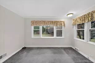 2921 W Gregory St, Chicago, IL 60625 - Photo 9