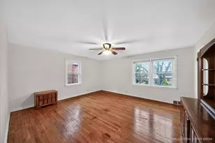 2921 W Gregory St, Chicago, IL 60625 - Photo 15