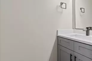 1700 Wildwood Ln, Hanover Park, IL 60133 - Photo 17