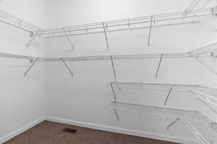 1037 Huntington Dr, Elk Grove Village, IL 60007 - Photo 17