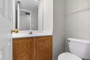 1037 Huntington Dr, Elk Grove Village, IL 60007 - Photo 7