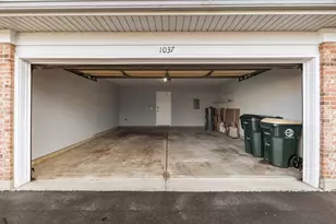 1037 Huntington Dr, Elk Grove Village, IL 60007 - Photo 23