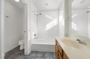 1107 Essex Dr, Oakbrook Terrace, IL 60181 - Photo 13