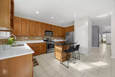 1107 Essex Drive, Oakbrook Terrace, IL 60181 - Photo 7