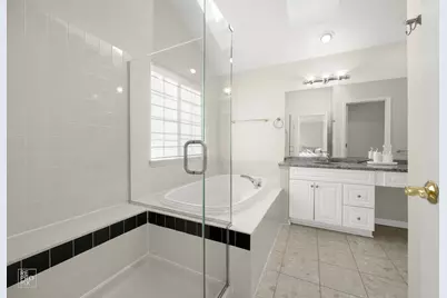 1107 Essex Drive, Oakbrook Terrace, IL 60181 - Photo 9