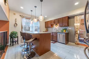 1031 W Shedron Way, Lombard, IL 60148 - Photo 7