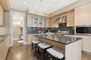 159 E Walton Pl, Chicago, IL 60611 - Photo 9