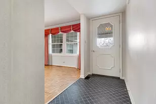 197 Smethwick Rd, Elk Grove Village, IL 60007 - Photo 5