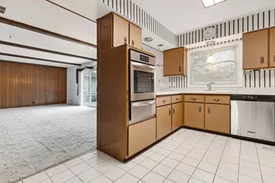 197 Smethwick Road, Elk Grove Village, IL 60007 - Photo 7