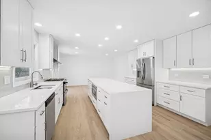 4018 Yorkshire Ct, Northbrook, IL 60062 - Photo 5