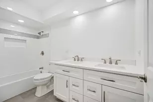 4018 Yorkshire Ct, Northbrook, IL 60062 - Photo 19