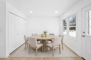 4018 Yorkshire Ct, Northbrook, IL 60062 - Photo 9