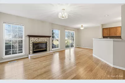 812 Old Checker Road, Buffalo Grove, IL 60089 - Photo 5