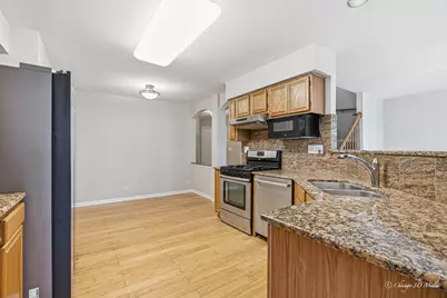 812 Old Checker Road, Buffalo Grove, IL 60089 - Photo 9